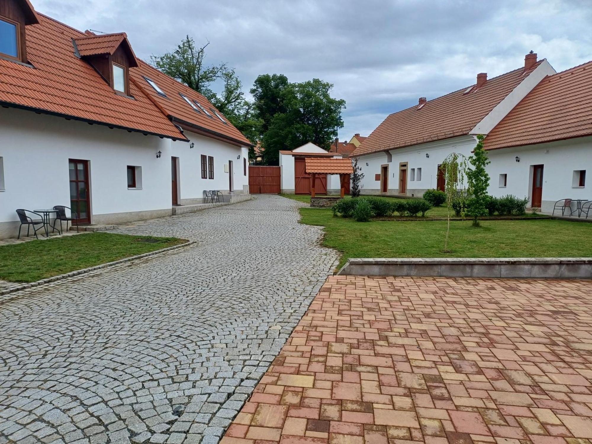 Martinuv Dvur Apartment Plzen Bagian luar foto