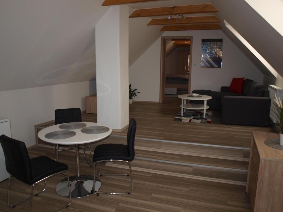 Martinuv Dvur Apartment Plzen Bagian luar foto