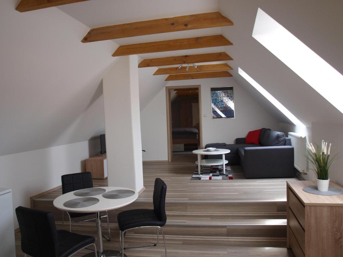 Martinuv Dvur Apartment Plzen Bagian luar foto